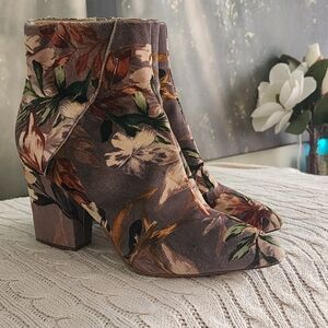 Nine West Floral Ankle Booties - Multicolor.New Condition